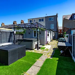 https://wavecrest-cottage-characterful-3-bedroom-holiday-cottage.yorkshirehotels.net